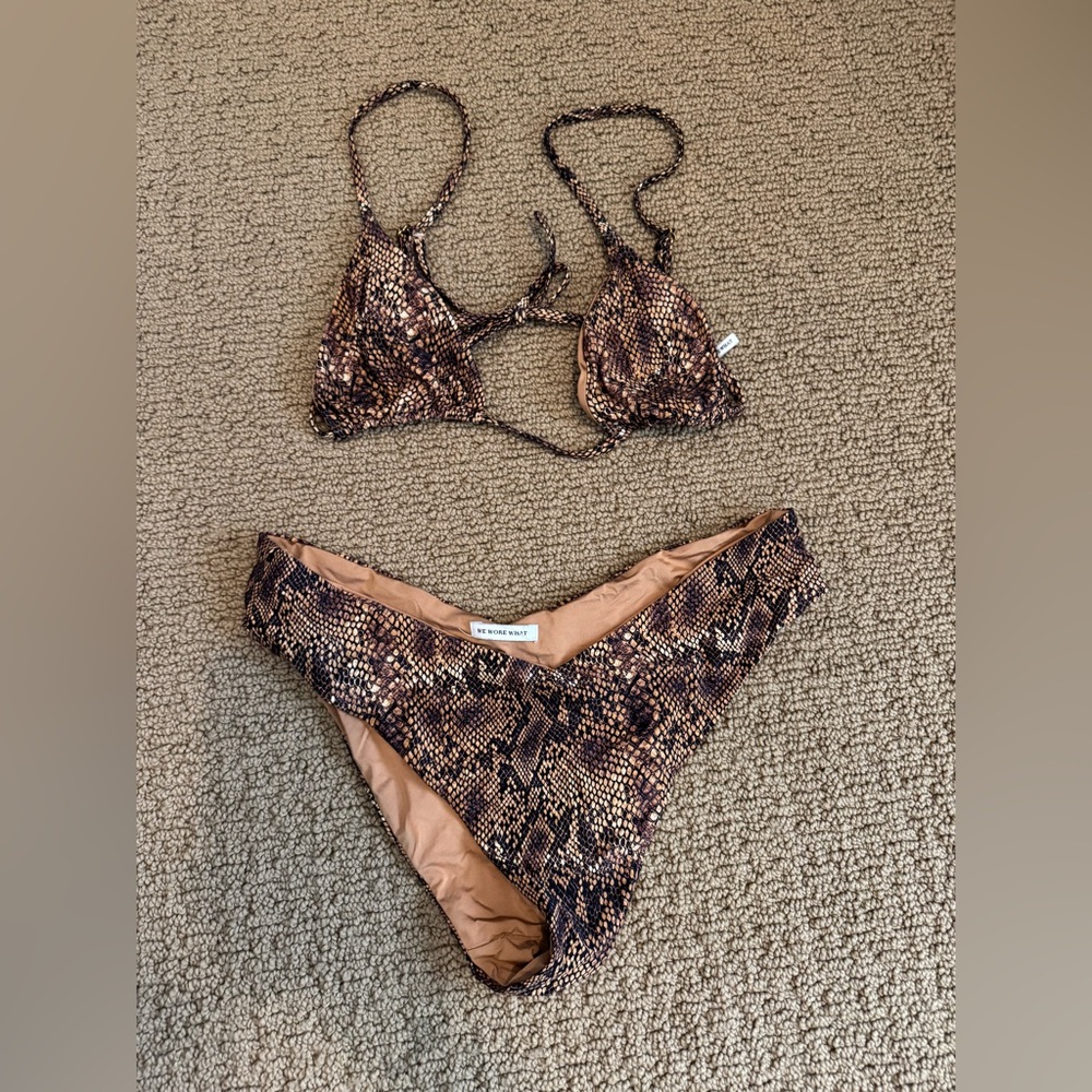 Weworewhat Cooper Bikini Top (M) and Bottom (L) in Python
